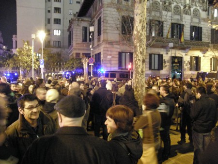 ALFON, LIBERTAD!!, concentración ante la delegación del gobierno por la libertad de Alfon detenido desde el 14N.